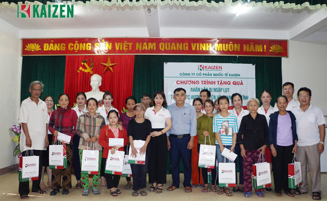 Kaizen mang niềm vui đến với bà con vùng lũ xã Đức Hương
