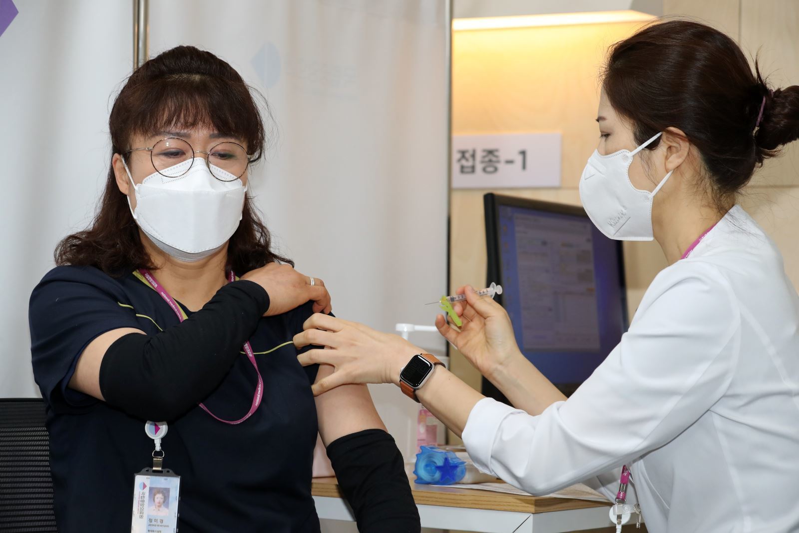 Hàn Quốc giữa đại dịch vẫn cho nhập cảnh, linh hoạt cách ly